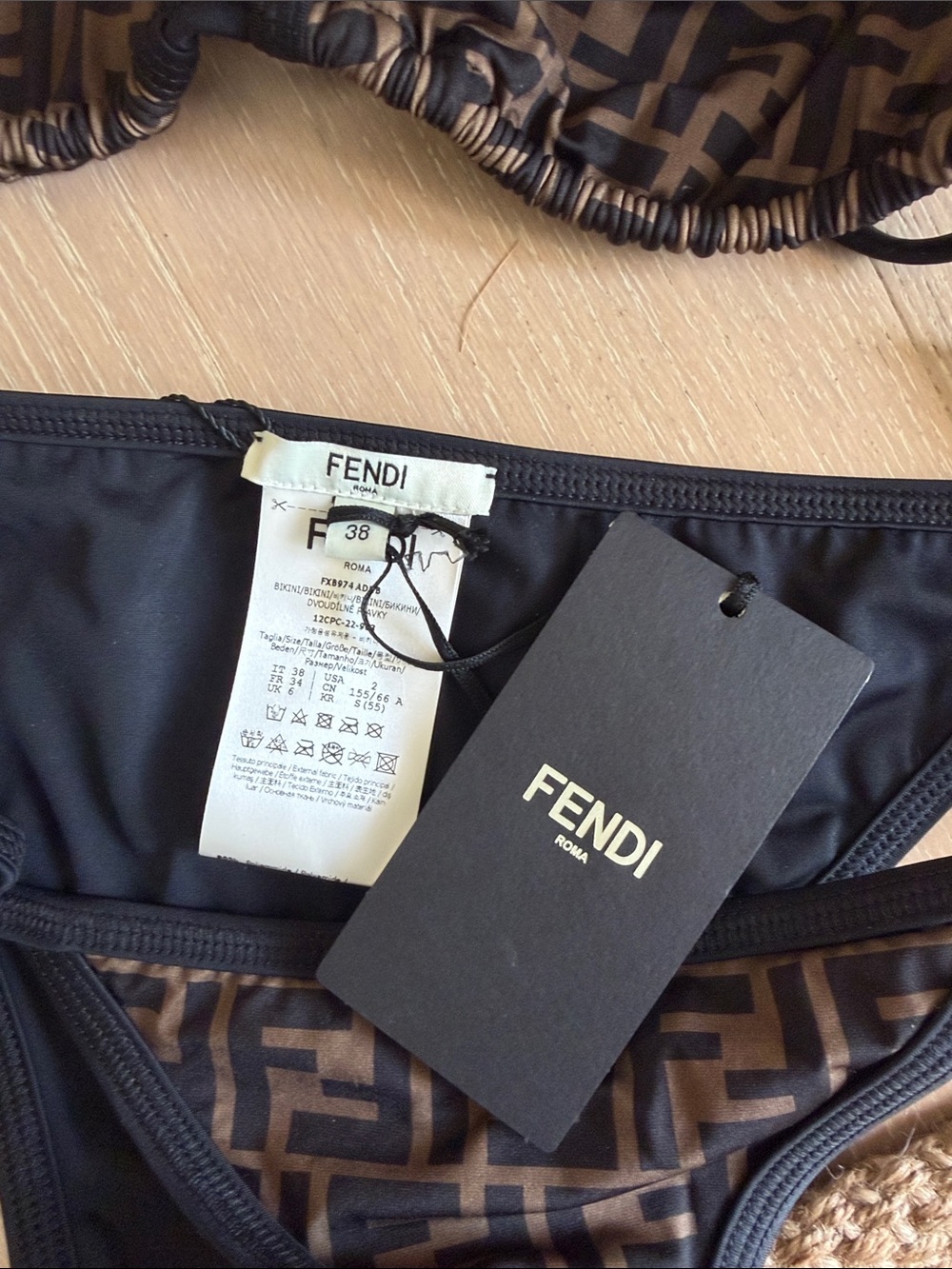 Fendi bikini - Picture 2 of 6
